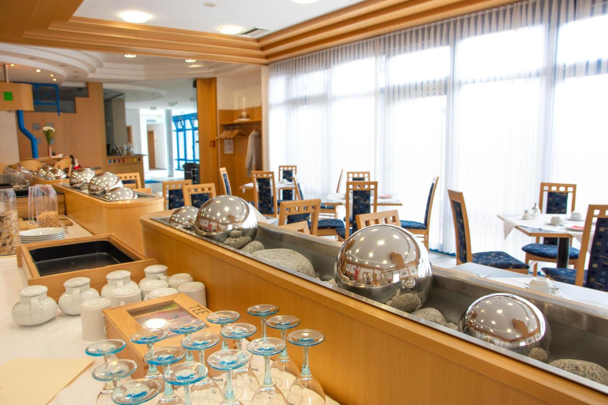 Miratel Hotel Mitterteich Bagian luar foto