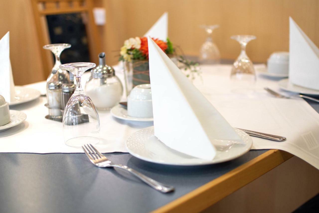 Miratel Hotel Mitterteich Bagian luar foto