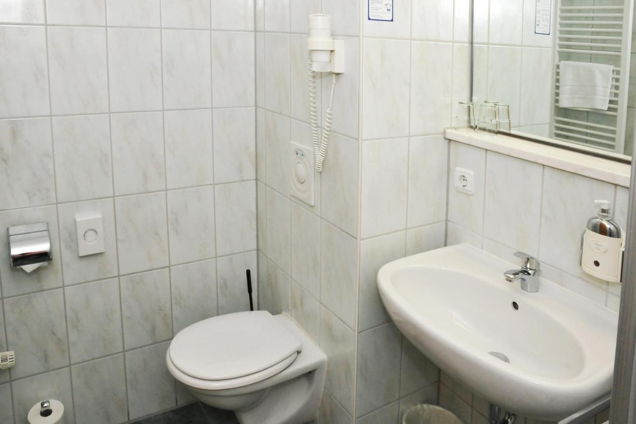 Miratel Hotel Mitterteich Bagian luar foto