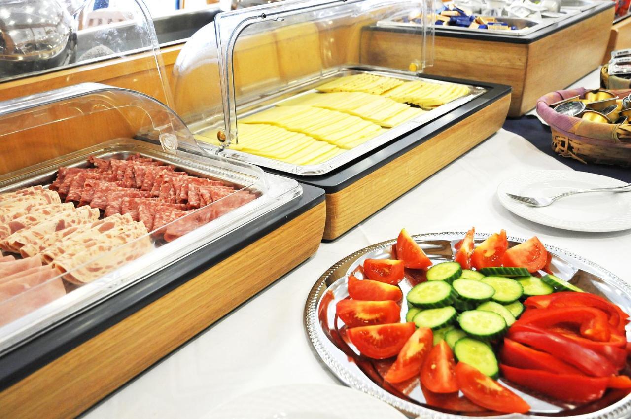 Miratel Hotel Mitterteich Bagian luar foto